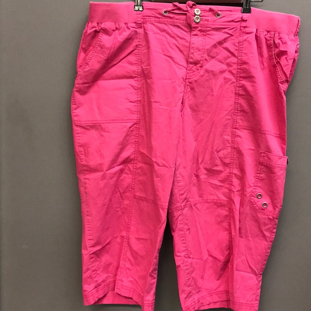 Sz 22 Cute Hot Pink Lane Bryant Cargo Capris